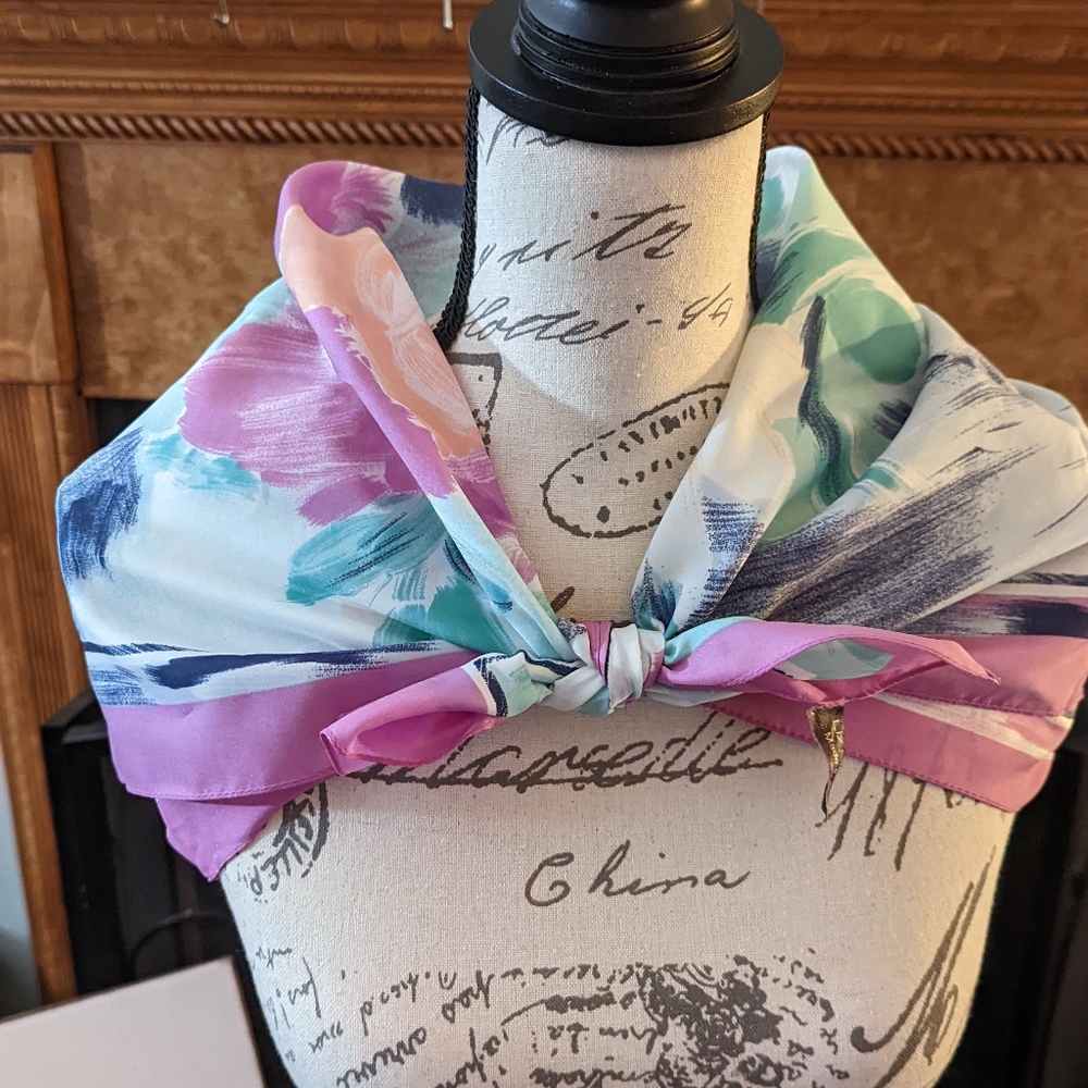 Liz Sinclair made in Italy scarf